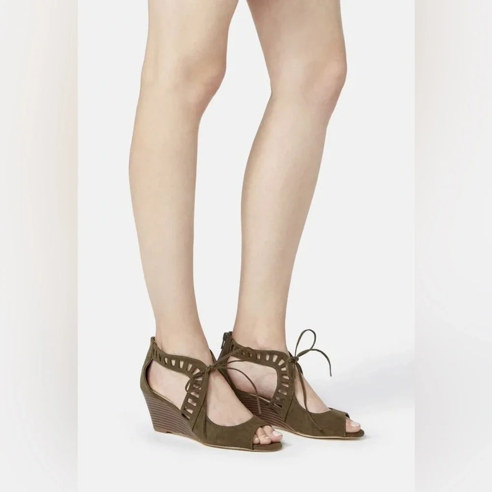 JustFab Deanna Olive Green Cutout Peep Toe Wedge Sandals Size 8.5